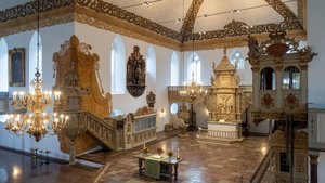 Der beleuchtete Innenraum der Rendsburger Christkirche
